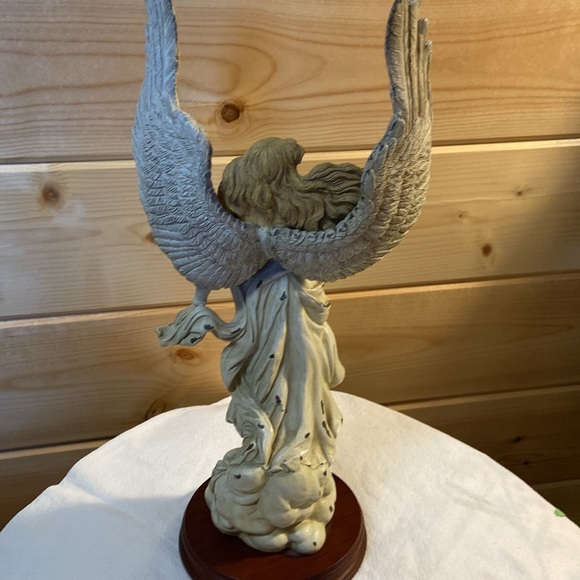 Angel with baby - statue - Picture 4 of 6